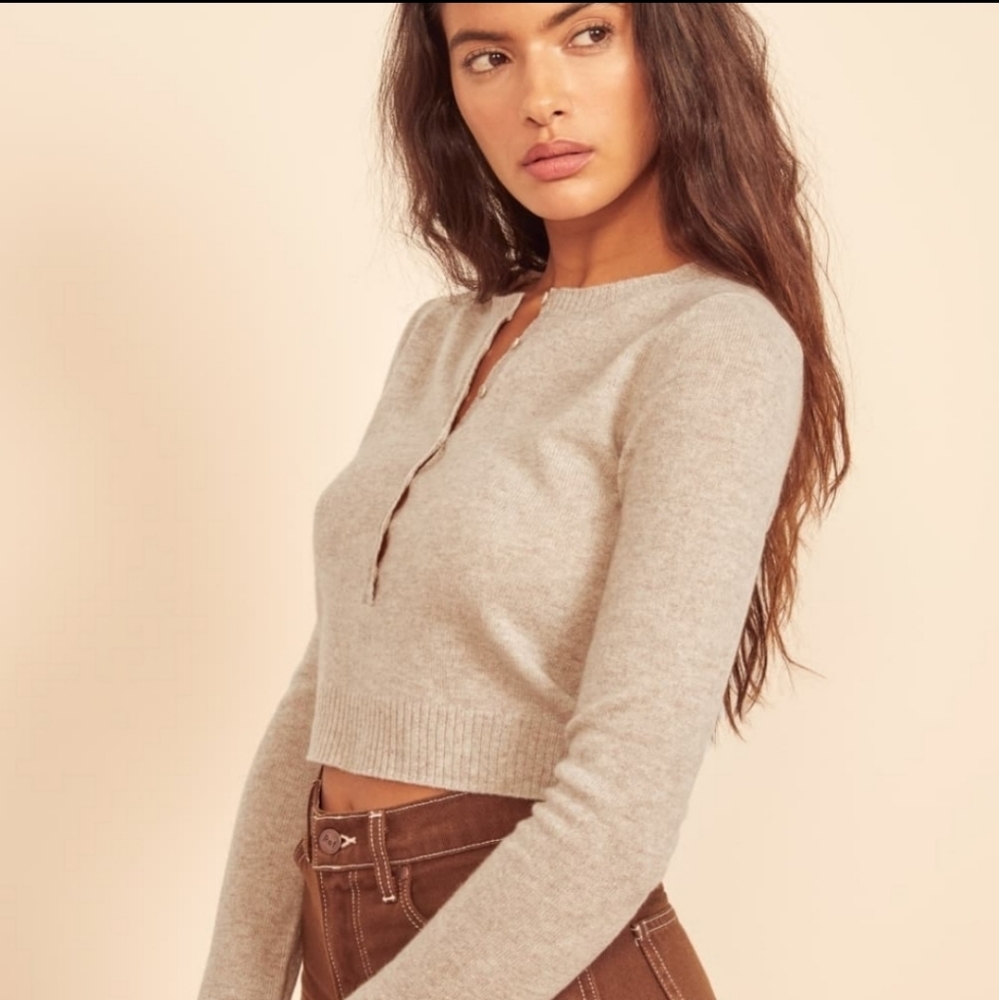 Reformation Cashmere Henley Cropped Sweater NEW - Picture 2 of 4